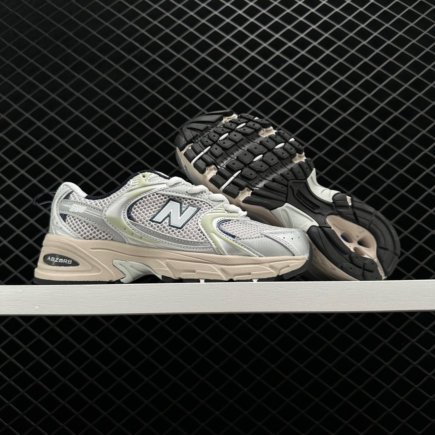 New Balance 530 'Silver Khaki' - Stylish and Versatile Sneaker New Balance 530 'Silver Khaki' - Stylish and Versatile Sneaker