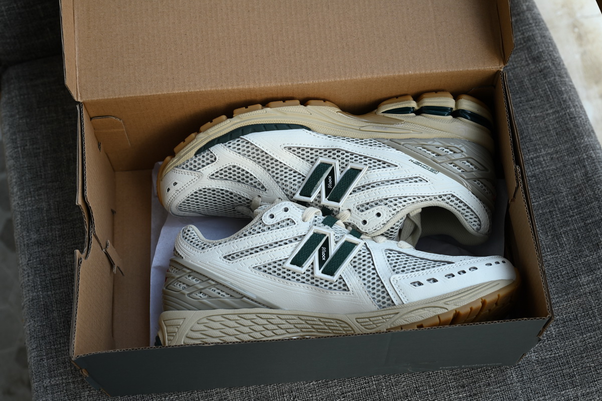 New Balance 1906R 'White Green' M1906RQ - Premium Athletic Sneakers New Balance 1906R 'White Green' M1906RQ - Premium Athletic Sneakers