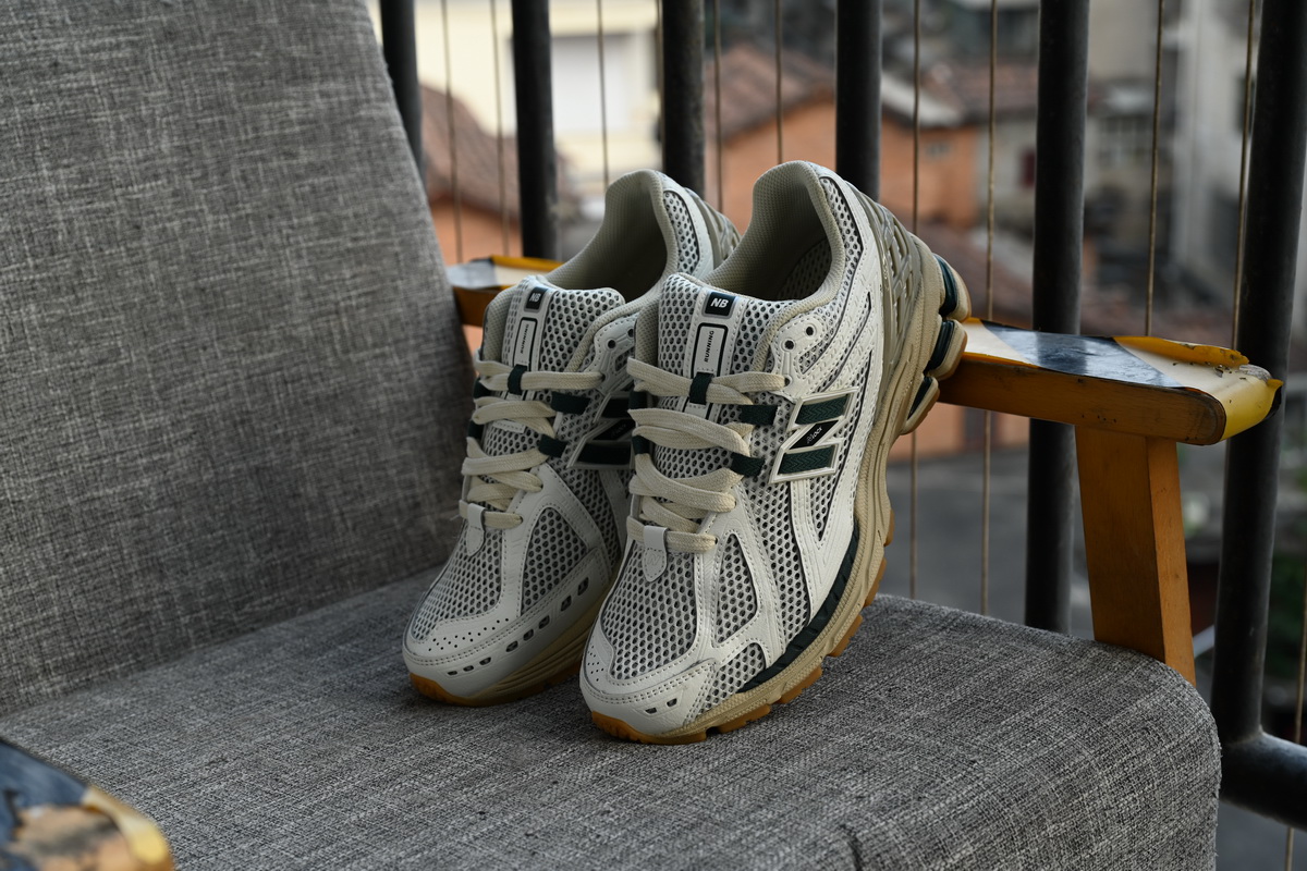 New Balance 1906R 'White Green' M1906RQ - Premium Athletic Sneakers New Balance 1906R 'White Green' M1906RQ - Premium Athletic Sneakers