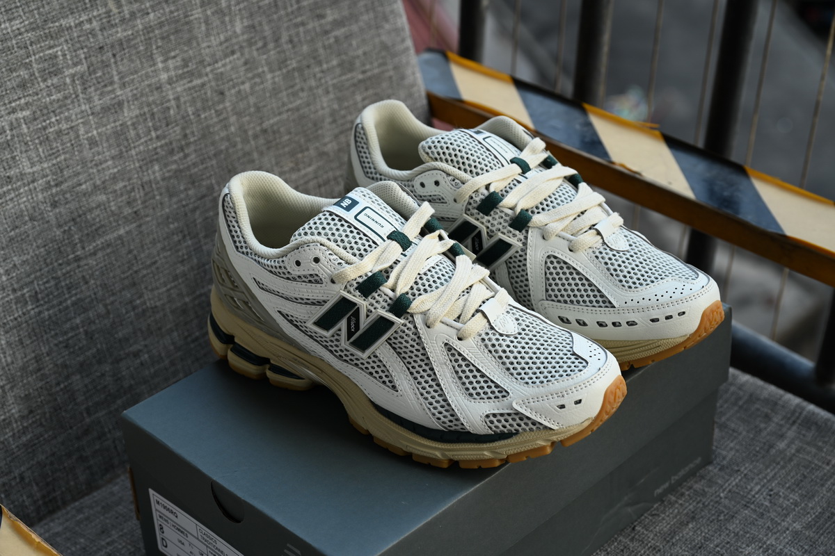 New Balance 1906R 'White Green' M1906RQ - Premium Athletic Sneakers New Balance 1906R 'White Green' M1906RQ - Premium Athletic Sneakers