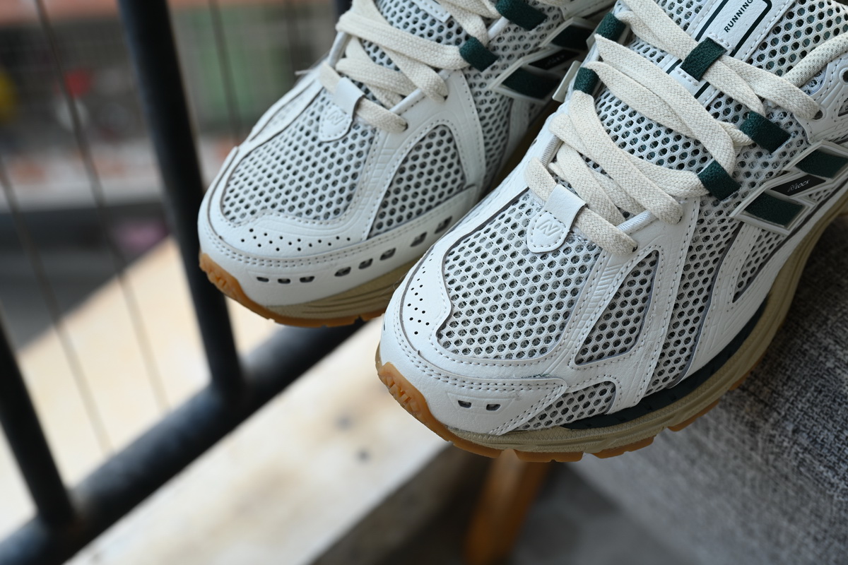 New Balance 1906R 'White Green' M1906RQ - Premium Athletic Sneakers New Balance 1906R 'White Green' M1906RQ - Premium Athletic Sneakers