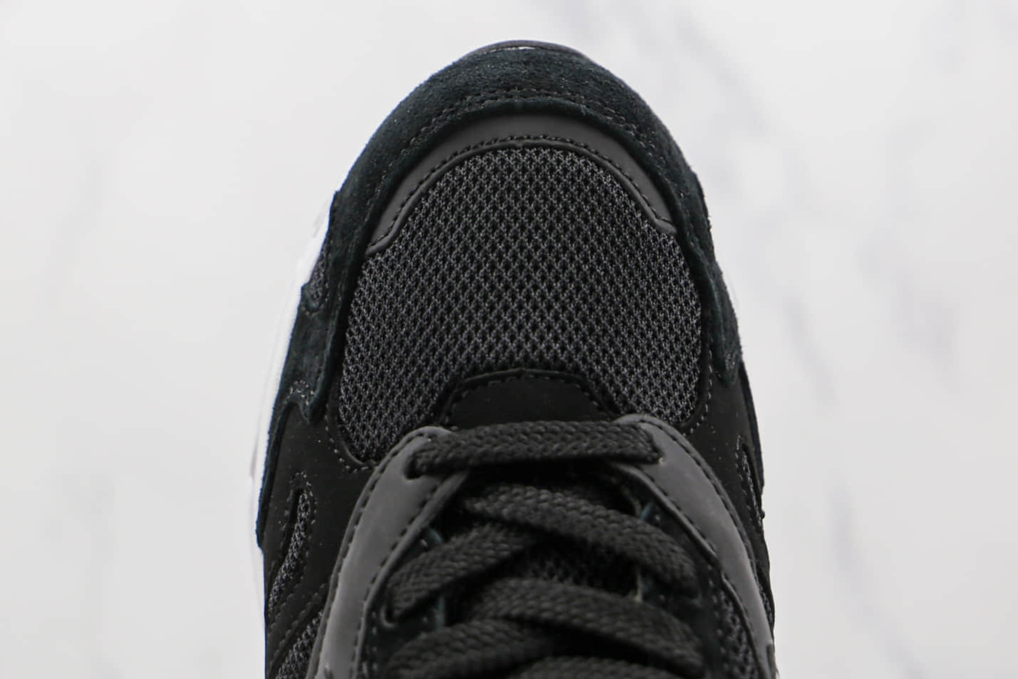 New Balance 920 Black M920KR - Sleek Style and Comfort for Any Occasion