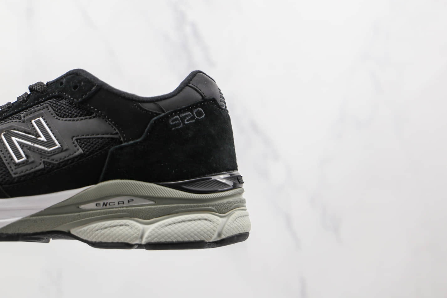 New Balance 920 Black M920KR - Sleek Style and Comfort for Any Occasion