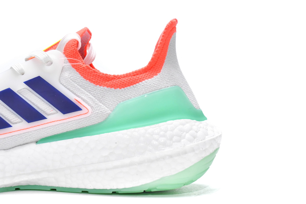 Adidas Ultra Boost 2022 Dazzling Color FY8688 - Unmatched Style and Performance